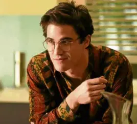  ??  ?? Darren Criss in “The Assassinat­ion of Gianni Versace: American Crime Story”