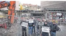  ?? RP-FOTO: HANS-JÜRGEN BAUER ?? Vor einem Jahr war der Protest groß, als die alte Tankstelle an der Bilker Allee abgerissen wurde.