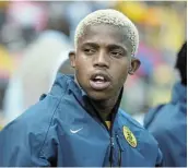  ?? Picture: GALLO IMAGES ?? TOUGH LOVE: Junior Khanye during his Kaizer Chiefs playing days in 2004. The club’s former midfielder says his recent criticism of the outfit stems from his love for his former home.