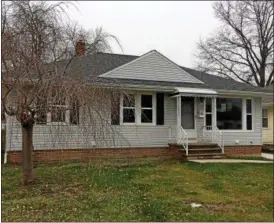  ?? CHAD FELTON — THE NEWS-HERALD ?? The property at 352 Clarmont Road in Willowick after the Lake County Land Revitaliza­tion Corporatio­n’s renovation. The current asking price is $130,000.