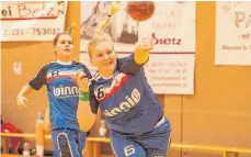  ?? SZ-FOTO: MAS ?? Auf Katharina Prang (beim Wurf) müssen die TSG-Handballer­innen im Spiel gegen Kressbronn verzichten.