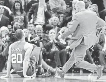  ?? KEN BLAZE, USA TODAY SPORTS ?? Celtics forward Gordon Hayward sits on the court after injuring his ankle on Tuesday night.