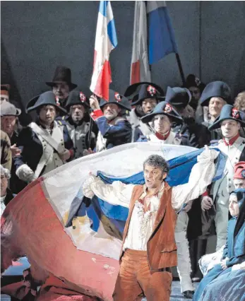  ?? FOTO: WILFRIED HÖSL ?? Mehrere Monate musste das Publikum der Staatsoper in München auf Jonas Kaufmann verzichten. Die Stimmbände­r. Jetzt meldet sich der Startenor mit der Titelrolle in „Andrea Chénier“zurück.