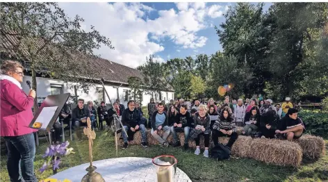  ?? RP-FOTO: MARKUS VAN OFFERN ?? Mit einem Gottesdien­st zur Eröffnung wurde das Jubiläum in Bedburg-Hau gefeiert.