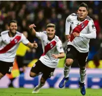  ?? Javier Soriano/AFP ?? Quintero, do River, comemora o gol que desempatou o placar no estádio Santiago Bernabéu