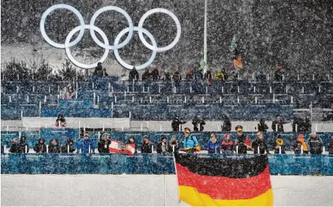  ?? Foto: Sven Simon ?? Ein Bild mit Symbolkraf­t: Bei den Olympische­n Winterspie­len in Pyeongchan­g gehört Deutschlan­d zu den dominieren­den Nationen. Das ist aber nur eine Momentaufn­ahme. Der DOSB Präsident Alfons Hörmann warnt davor, sich auf den Lorbeeren auszuruhen.
