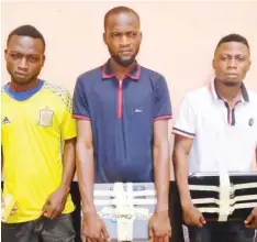  ??  ?? Suspected fraudsters arrested by the police