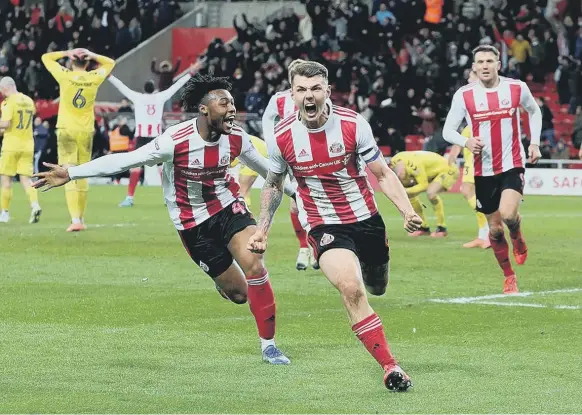  ??  ?? Sunderland midfielder Max Power celebrates his last-gasp equaliser against Fleetwood Town.