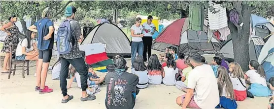  ?? (GENTILEZA NADIA RÍO CUARTO) ?? Compartir. El campamento se realiza este fin de semana en Tucumán. Buena parte de los asistentes son cordobeses.