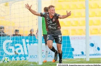  ??  ?? GOLEADOR. Argentino marcou 11 golos no Alebrijes