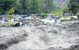  ?? AQIL KHAN/HT ?? The swollen Beas in Kullu. Schools in at least nine of 12 districts of Himachal will remain closed on Monday after rain and snowfall lashed many parts of the state. All government and private schools in Shimla, Sirmaur, Kangra, Kullu, Chamba, Mandi, Kinnaur, Solan and Hamirpur districts have been directed to remain closed as a precaution­ary measure, officials said.