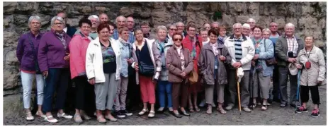  ??  ?? « C’était un beau voyage, avec la visite de Colmar, Strasbourg et la dégustatio­n du Munster, le fromage et les bonbons des Vosges à base de miel » , relate la présidente Colette Stanquic.