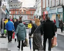  ??  ?? The welcome return of shoppers to O’Connell Street at the weekend.