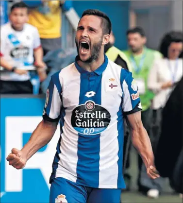  ??  ?? BUEN AÑO. Andone, de sólo 24 años de edad, ha marcado esta temporada 12 goles con el Deportivo .