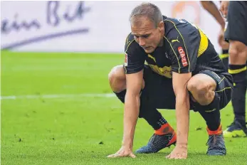  ?? FOTO: IMAGO ?? Am Boden: Holger Badstuber nach dem Gegentor zum 0:1 in Mainz, das er mit verschulde­t hatte.