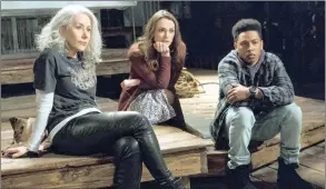  ?? Picture: WARNER BROS PICTURES ?? SWEET WEEPY: Helen Mirren, Keira Knightley and Jacob Latimore in