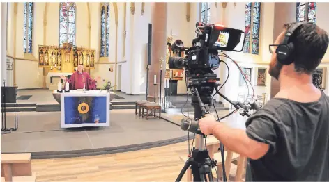  ?? FOTO: ISABELLA RAUPOLD ?? Viele Gemeinden haben dieses Jahr ihre Gottesdien­ste an den Osterfeier­tagen live im Internet übertragen.