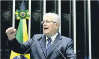  ?? Geraldo Magela/Agência Senado ?? Senador entregou carta à bancada emedebista no Senado em que justificou pré-candidatur­a e criticou o governo Temer