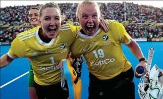  ?? GETTY IMAGES ?? Making a nation proud: Ireland’s Grace O’Flanagan and Ayeisha McFerran celebrate their victory at the Hockey World Cup