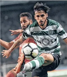  ?? /GETTY IMAGES ?? El fino atacante tico mostrando su clase a su paso por Portugal con el Sporting de Lisboa.