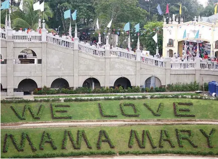  ??  ?? AVE MARIA – Marian devotees visited the Monastery of the Holy Eucharist in Sibonga, Cebu to celebrate the birthday of the Blessed Virgin Mary yesterday, September 8. The devotees also lined up to pray before a sculpture of Mother Mary at the Monastery...