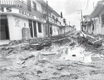  ?? ?? La Calle 30 de la colonia Chivo Negro está intransita­ble para los vehículos y para lo pobladores. •