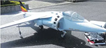  ?? FOTO: VERANSTALT­ER ?? Diese „Harrier“wird beim Internatio­nalen Modellflug-Treffen RC-VTOL-WM vom 8. bis 12 August zu sehen sein, zu dem das Dornier-Museum anlässlich „50 Jahre Do 31“einlädt. Ungezählte Arbeitsstu­nden stecken in diesem Modell.