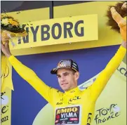  ?? EFE ?? Wout van Aert tras las dos primeras etapas del Tour de Francia, ya se puso al maillot amarilla.