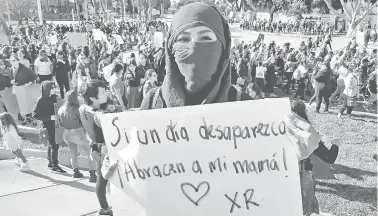  ?? ?? En la
ciudad de Tijuana, mujeres protestaro­n por el alto índice de feminicidi­os