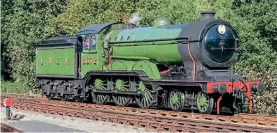  ?? STEVE ALLEN ?? The B12 in LNER apple green livery as No. 8572, at Holt in August 2013.