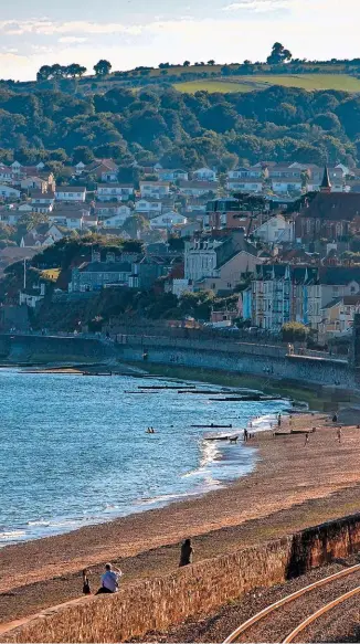  ?? BOB GREEN ?? Heading for home: ‘KEI’ at its most romantic – sprinting along the Dawlish sea wall with the return ‘Torbay Express’ to Bristol Temple Meads on July 27 2008. The Bristol-Kingswear runs became a staple diet for No. 6024 during its last ticket.