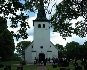  ?? Bild: PRIVAT ?? TRADITION. För tolfte året är det vägkyrka i Upphärad efter midsommar.