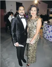  ??  ?? Ujal Thakor and his wife Sabina Shah cut an elegant swath.