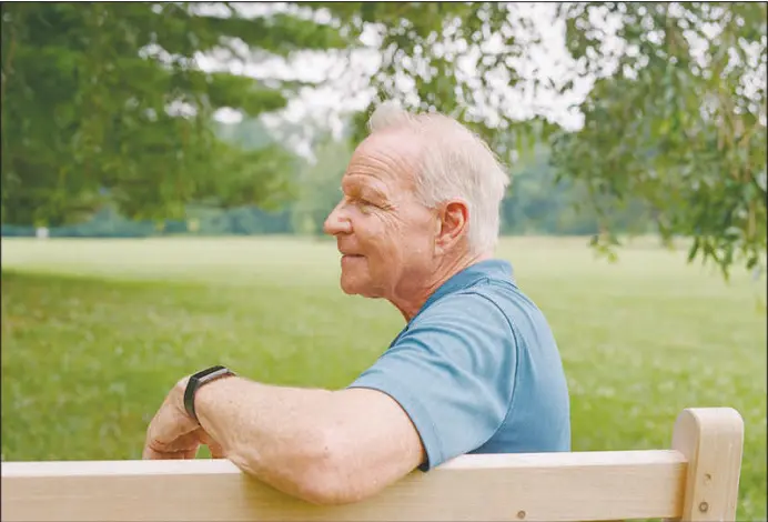  ?? ELIANEL CLINTON FOR THE NEW YORK TIMES ?? Andy Mathisen sits in Thompson Park in Lincroft, N.J., after a difficult pandemic year in which his drinking became excessive.