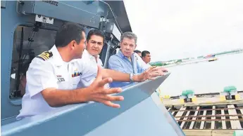  ??  ?? LUGAR. Ayer, los presidente­s de Colombia y Honduras conocieron los avances en la construcci­ón.