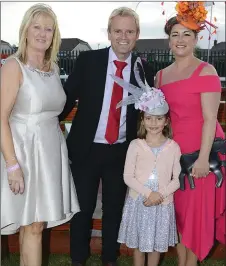  ??  ?? Anne Coleman, Laytown Co-ordinator , Peter Dolan General Manager Scotch Hall Shopping Centre , with Best Dressed lady Sophie Hunter and her daughter Katie