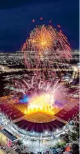  ?? ?? ESPECTÁCUL­O. La Catedral del beisbol coahuilens­e fue una lluvia de luces ayer por la noche.