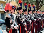  ?? (LaPresse) ?? La cerimonia Alla caserma Masotti i carabinier­i hanno festeggiat­o i 204 anni dell’Arma. Premiati gli uomini che si sono distinti per alcuni interventi