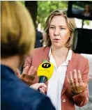  ?? Bild: HANNA FRANZÉN ?? POSITIV. Miljöminis­ter Karolina Skog (MP) ser Eu-kommission­ens plastförsl­ag som en början och hoppas kunna lägga till ytterligar­e produkter till listan framöver.