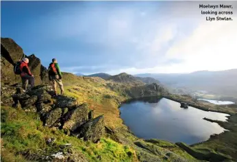  ?? ?? Moelwyn Mawr, looking across Llyn Stwlan.