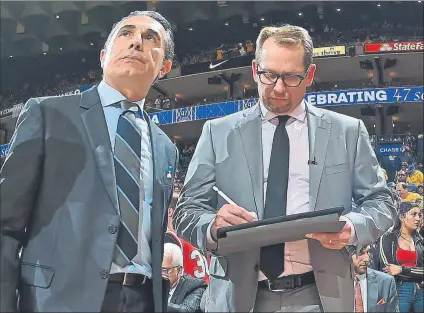  ?? FOTO: NBA ?? Sergio Scariolo, (a la izquierda), selecciona­dor español y técnico ayudante de los Raptors, junto a Nick Nurse, ‘coach’ jefe de Toronto