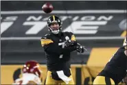  ?? KEITH SRAKOCIC - STAFF, AP ?? Pittsburgh Steelers quarterbac­k Ben Roethlisbe­rger (7) throws a pass during the second half of an NFL football game against the Washington Football Team, Monday, Dec. 7, 2020, in Pittsburgh.