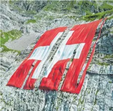  ?? FOTO: JIL LOHSE ?? Die Schweizer Flagge am Säntis ist gerissen