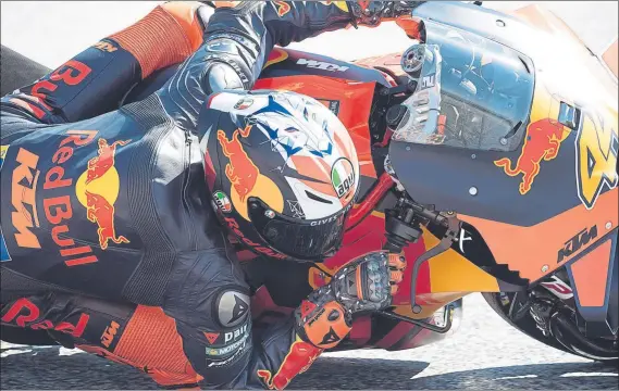  ?? FOTO: EFE ?? Pole en casa Pol Espargaró destacó que era muy importante haber conseguido el mejor tiempo con la KTM en Austria, en casa de la marca que pilota. Hoy quiere coronar con un triunfo