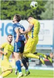  ?? FOTO: CHRISTIAN METZ ?? Jona Boneberger (links, hier im Spiel gegen den SV Oberachern) erzielte in Ilshofen das 2:0 für den FV Ravensburg.