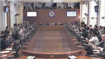  ?? ?? El Consejo Permanente no descartó adoptar otras acciones si fuera necesario, como evaluar en la Asamblea General de la OEA los comicios del 7 de noviembre.