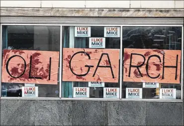  ?? AMY E. VOIGT / THE (TOLEDO) BLADE ?? The front of the campaign office of Democratic presidenti­al candidate Mike Bloomberg in Toledo was found vandalized Thursday morning.