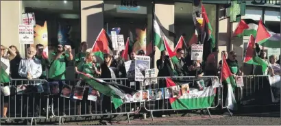  ?? PHOTO: KAREN GLASER ?? Anti-Israel demonstrat­ors gathered outside the Internatio­nal Shalom Festival in Edinburgh on Wednesday