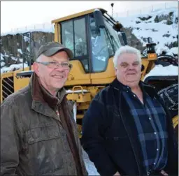  ?? FOTO: AT-SKOG ?? Daglig leder av Eikås sagbruk, John Anker Telhaug (t.h.) frykter mye verdifull skog vil råtne på rot dersom skogeierne ikke tar ut mer. Her med leder av Haegebosta­d skogeierla­g Tore Gysland.