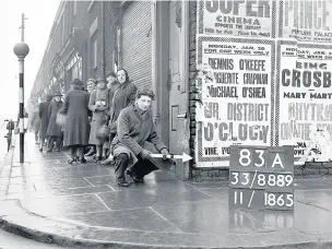  ??  ?? Ordnance Survey images showing mapping of post-war Stockport